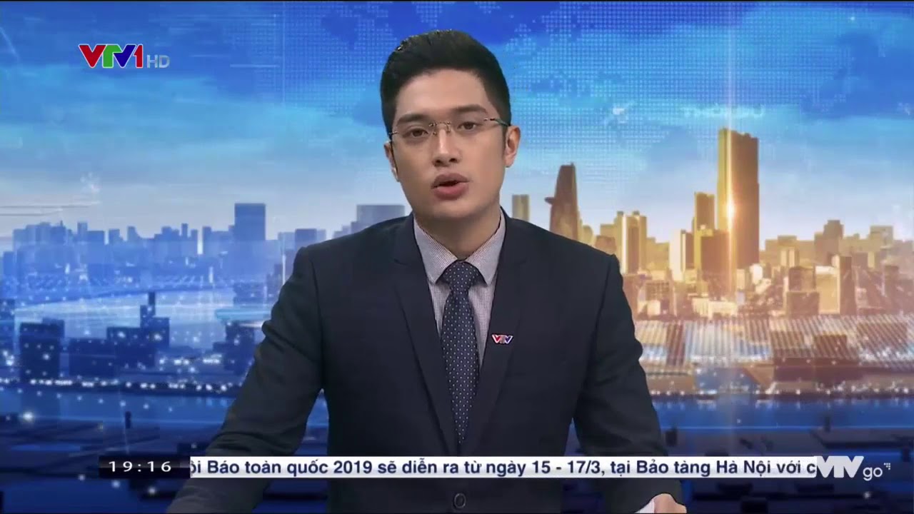 News Secretary of Hanoi Hoang Trung Hai visits Duong river clean water factory March 14, 2019