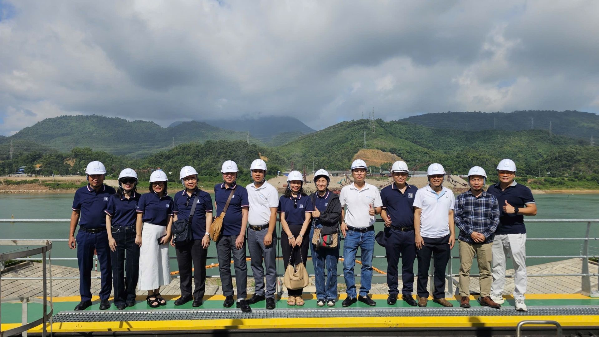 GIẢNG VIÊN KHOA CẤP THOÁT NƯỚC – TRƯỜNG ĐẠI HỌC XÂY DỰNG HÀ NỘI THAM QUAN NHÀ MÁY NƯỚC SẠCH HÒA BÌNH – XUÂN MAI