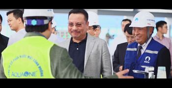 Bi thu Hoang Trung Hai tham nha may nuoc mat Song Duong ( 14/3/2019 )