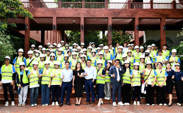 HƠN 100 SINH VIÊN ĐẠI HỌC MỞ HÀ NỘI THAM QUAN, TRẢI NGHIỆM TẠI NHÀ MÁY NƯỚC MẶT SÔNG ĐUỐNG