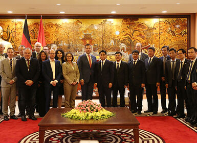 (Theo Hanoi.gov.vn) Hà Nội sẵn sàng tạo điều kiện để các doanh nghiệp Đức đến trao đổi, tìm hiểu cơ hội hợp tác