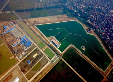 (Theo Tuổi trẻ) Hạ thủy thành công đường ống khổng lồ dưới đáy sông Hồng