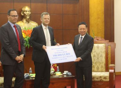 (Báo Hòa Bình) Thị trưởng thành phố Leipzig, Cộng hòa Liên bang Đức thăm và làm việc với lãnh đạo tỉnh ta