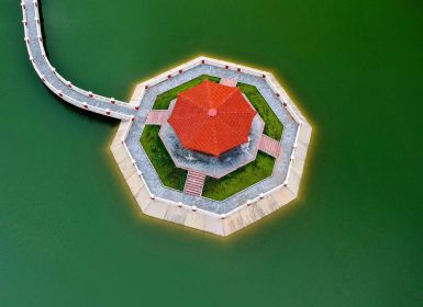 (Theo News.zing.vn) - DÂY CHUYỀN SẢN XUẤT NƯỚC SẠCH 5.000 TỶ ĐỒNG MỚI XUẤT HIỆN Ở HÀ NỘI