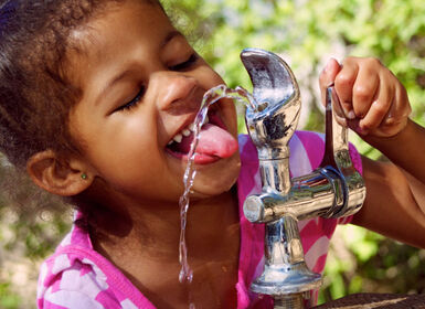 Công nghệ mới tạo ra nước sạch cho một thế giới khát