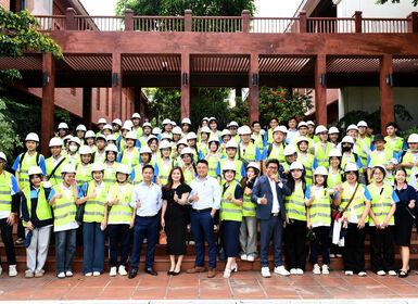 HƠN 100 SINH VIÊN ĐẠI HỌC MỞ HÀ NỘI THAM QUAN, TRẢI NGHIỆM TẠI NHÀ MÁY NƯỚC MẶT SÔNG ĐUỐNG